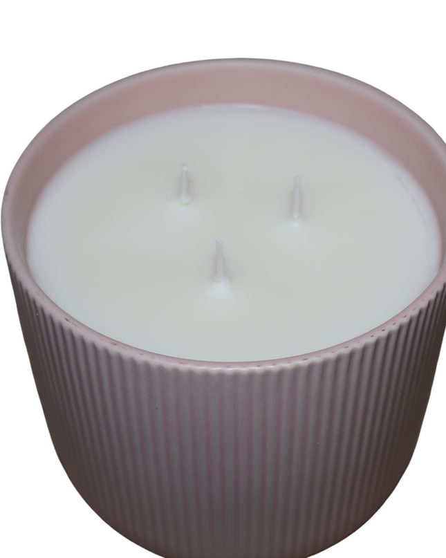 Luxurious Coconut Wax Scented Candle in a Ceramic Jar – Handgefertigte Kerze / Handmade Candle / Bougie artisanale / Lumânare artizanala