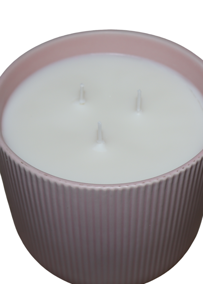 Luxurious Coconut Wax Scented Candle in a Ceramic Jar – Handgefertigte Kerze / Handmade Candle / Bougie artisanale / Lumânare artizanală / Vela artesanal