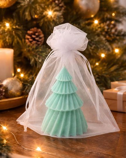 Christmas Tree design – Handcrafted candle / Handmade candle / Bougie artisanale / Lumânare artizanală / Vela artesanal
