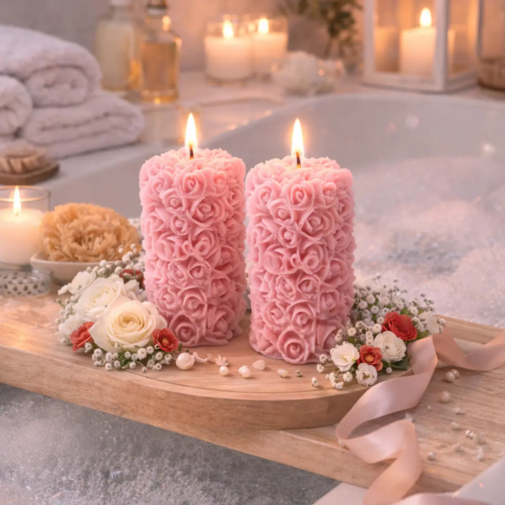Sojawachs Duftkerzen 2er Set mit Vanilleduft Säulen mit Rosen Relief dekorative Aromakerzen online bestellen