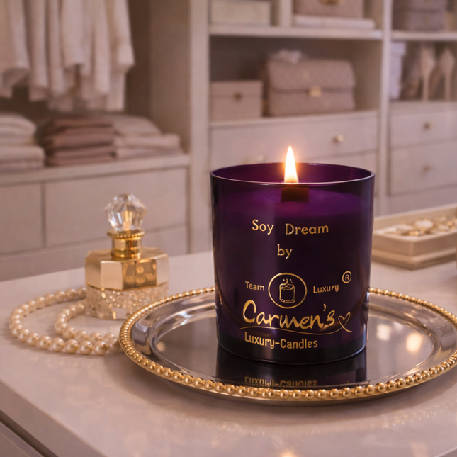 Soy Dream – Handgefertigte Bio-Sojawachs Kerze mit Vanille Bourbonesse Duft im violetten Glas (ohne Box)